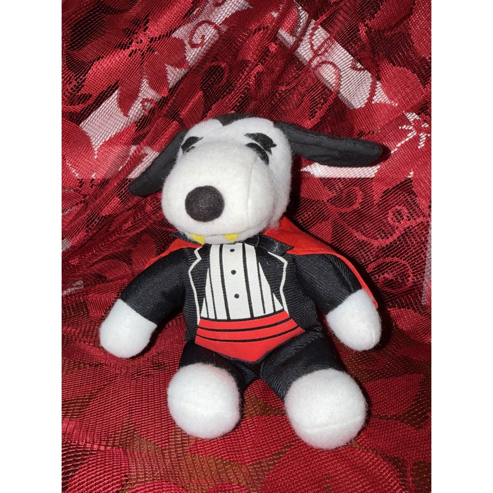 Peanuts Snoopy Vampire Dracula Halloween Plush Determined Productions 99WH-06765